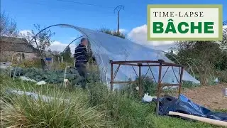 Time-lapse : Mettre la b&acirc;che d'une serre mobile