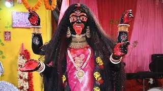 মা নিশি রাতে অন্ধকার এ পুজো নিছে🌺🌺🙏🙏🙏জয় মা কালী 
