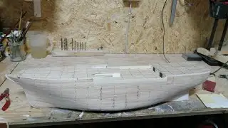 Completo il primo strato del fasciame dell'Amerigo Vespucci .