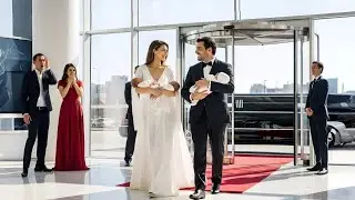 Firmó el divorcio; él se casó con una modelo; ella regresa como esposa de un multimillonario