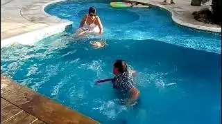 T&acirc;nia matochi caipiras de Ibi&uacute;na curtindo uma piscina eita lasqueira 🙏😘❤️
