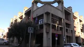 Sant Joan torna a penjar estelades despr&eacute;s del requeriment de la Junta electoral