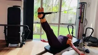 Total Gym Pilates: ноги в стременах для ног