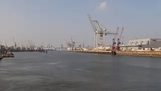 Hamburg: Kleiner Grasbrook, Hansahafen - 4K Video Picture