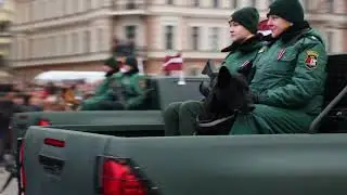 Video ieskats Latvijas Republikas proklamēšanas 105. gadadienai veltītās militārās parādes norisē.