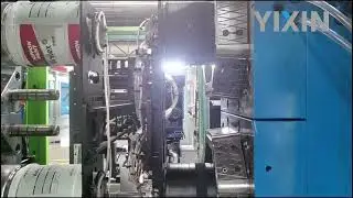 YIXIN IML Side Entry Robot for 2 Cavities Bucket 5L #yixin#factory#imlrobot #sideentryrobot#bucket5L