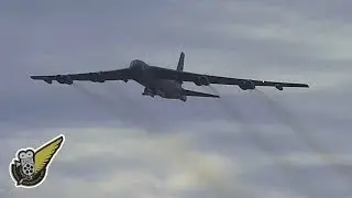 Boeing B-52 Stratofortress flyover at Avalon