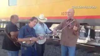 Bluegrass group Southern Exposure warms up for the Cheyenne #FrontierDays train from Denver to Cheye