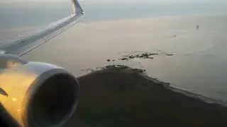 Ryanair 737-800 Landing Palermo