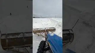 Уборка снега + спасение застрявшего грузовика! #фермерскаяжизнь #ньюхолланд #сельскохозяйственная...