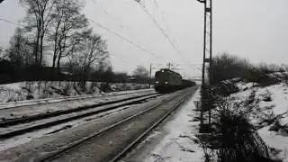 ET41-157  z składem w stronę Tarnowskich G&oacute;r
