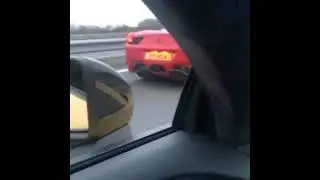 Ferrari 458 vs Audi R8