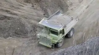 Steinbruch in Nieder&ouml;sterreich - Euclid R35 am Weg zum Brecher