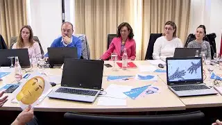 Ana Bot&iacute;n visits the Banco Santander Foundation's digital training workshop.