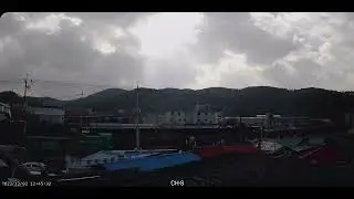 Clouds and sunrays moving