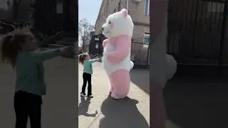 Клубника бомба. Strawberry Bomb. танцы #белыймишка #bear #whitebear #bomb  #dance #танцы #short