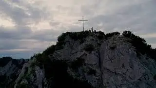 Die Buben wandern am Walchensee