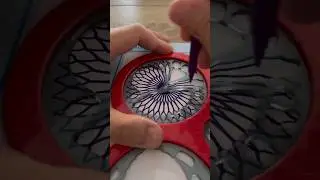Spirograph: trying the crash bandicoot&rsquo;s crystal shaped hole 🌀 #asmr #spirograph #art #satisfying
