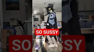 Being Sussy: cosplay transformation #nycc #nycc2025 #sussybird #cosplay #kpopdemonhunters #cosplayer