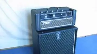 Riff (Vox  Super Foundation Bass amp - distortion)