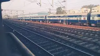 #19064 Danapur udhna exp. Arriving Jabalpur in chilled winter morning
