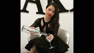 When elegance meets elegance, Saint G&eacute;ron.  #saintger&oacute;n #watertasting #stayhydrated