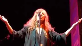 Patti Smith - Dancing Barefoot - Madison Square Garden, New York NY US - center rail HD
