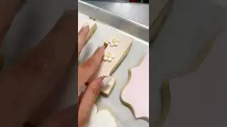 EASY FONDANT DECORATED COOKIES #cookies #easy #learn #tutorial #howto #art #artist #decoration