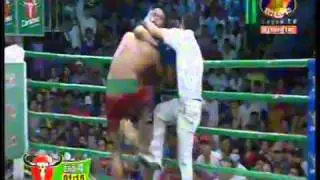 Bayon TV  International Boxing, Lao Sinath Vs Thai   Oct 18,2015