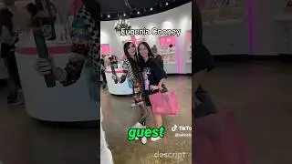 Евгения Куни была замечена на встрече Jeffree Star Meet and Greet 😱