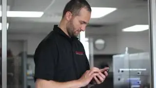 Менеджер по интернет-продажам Eastside Dodge &mdash; Рико Олингер