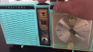 AZURITE BLUE Mid Century 1964 Truetone Model DC2614 Solid State Clock Radio Works Great!