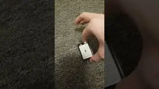 How to put a battery in an xbox 360 controller