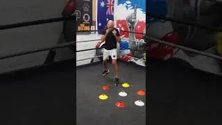 WORLD CHAMPION BOXER explains simple footwork drill for beginners 🥊 #boxing