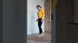 Alternating Split Stance Jumps (Controlled Tempo)