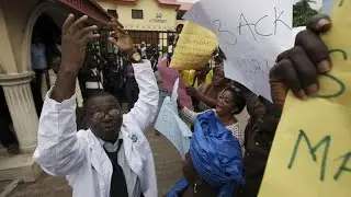 Doctors in Nigeria&rsquo;s state-run hospitals have began a strike over pay