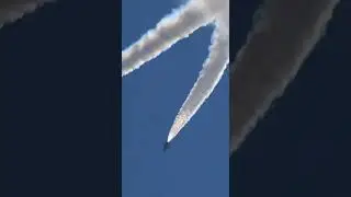 Epic dogfights in the skies #airbattle #aviation #fighterjets
