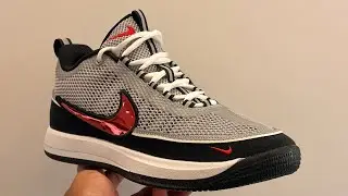 Эти кроссовки Nike Book 2 Spiridon выглядят безупречно **на ногах**
