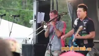 LESS THAN JAKE - Johnny Quest Thinks We're Sellouts @ Rockfest, Montebello QC - 2017-06-23