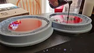 @moldsandshapes dual druzy mold pour with @LETSRESIN coloring.