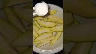 RAW MANGO WITH SALT AND CHILLY 🥭#tasty #viral #luckyskitchen #youtube #ytshorts