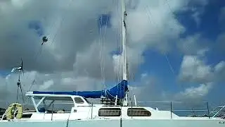 40' Cross trimaran water around