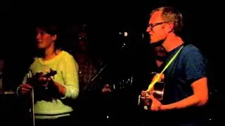 Cocos Lovers perform  