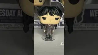 Wednesday Addams Hot Topic Exclusive Funko pop Unboxing