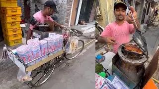 Mumbai Man Selling Sandwiches on Cycle