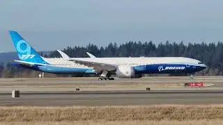 What a gorgeous plane🤩 #777X rolling down the runaway🛫