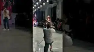 Mercedes-Benz Fashion Week RUSSIA. Показ моды в Москве #shorts 40