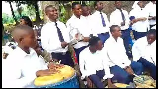 kilombo kiminu de la paroisse bethanie à ngouedi à l'occasion son 77ė anniversaire .