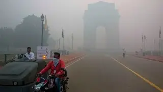 Delhi continues to choke under thick blanket of smog
