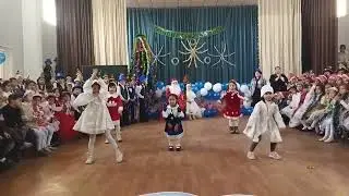 Мои первоклашки впервые на сцене🤗